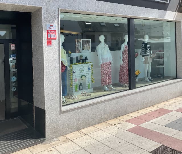 Contactar con tienda de moda femenina en Xove